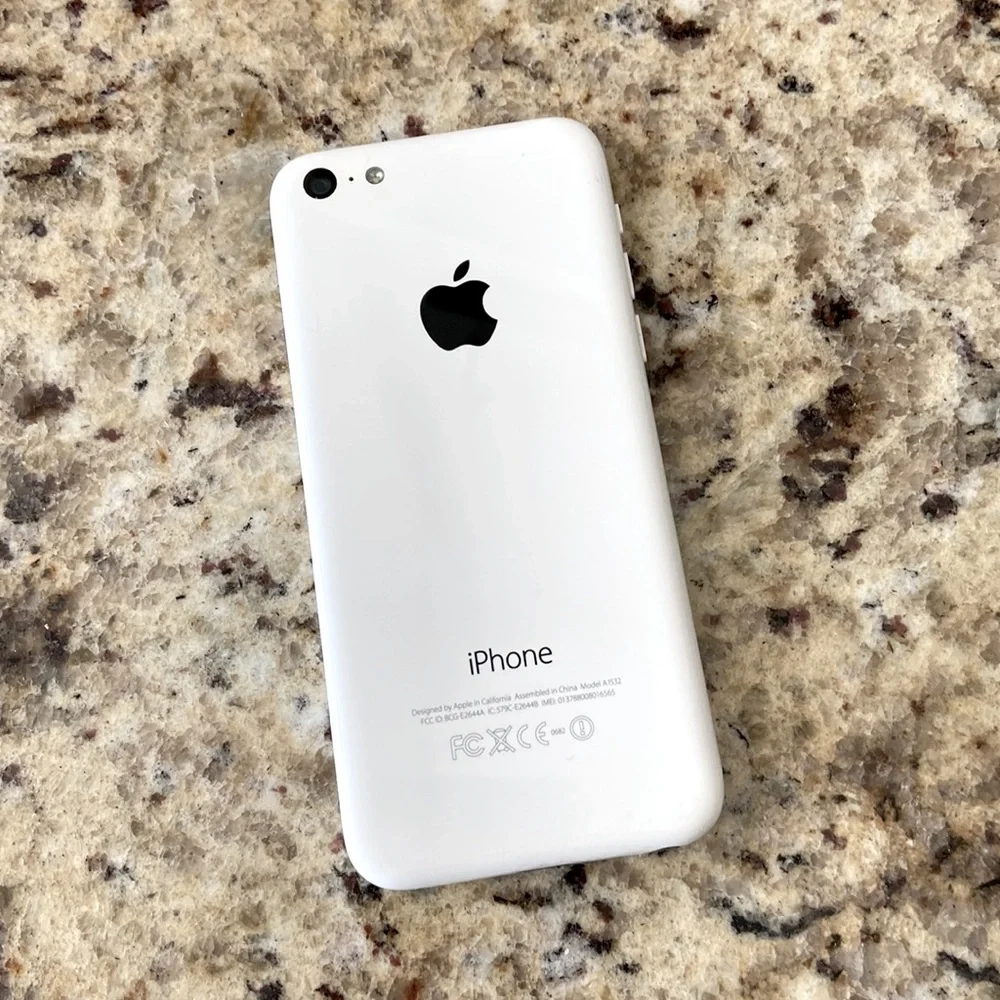 White iPhone 5c model A1532 no sim AT&T network FOR PARTS/HARDWARE ONLY…. - Picture 1 of 4